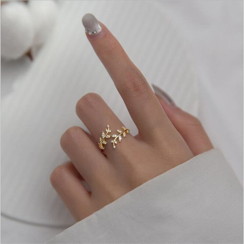 Leaf adjustable ring